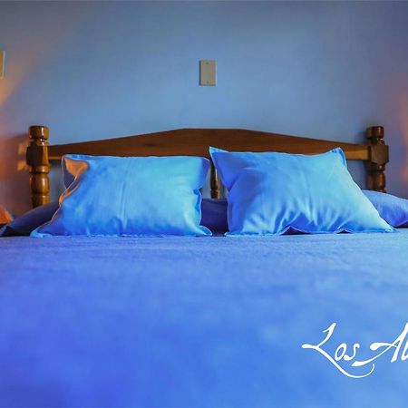 אל סוברביו Hotel Los Abuelos מראה חיצוני תמונה