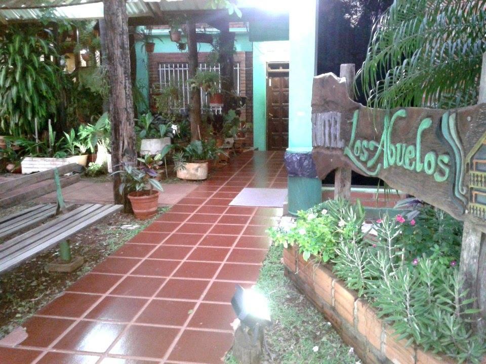 אל סוברביו Hotel Los Abuelos מראה חיצוני תמונה